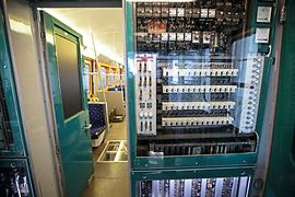 Technik in einer U-Bahn-Garnitur