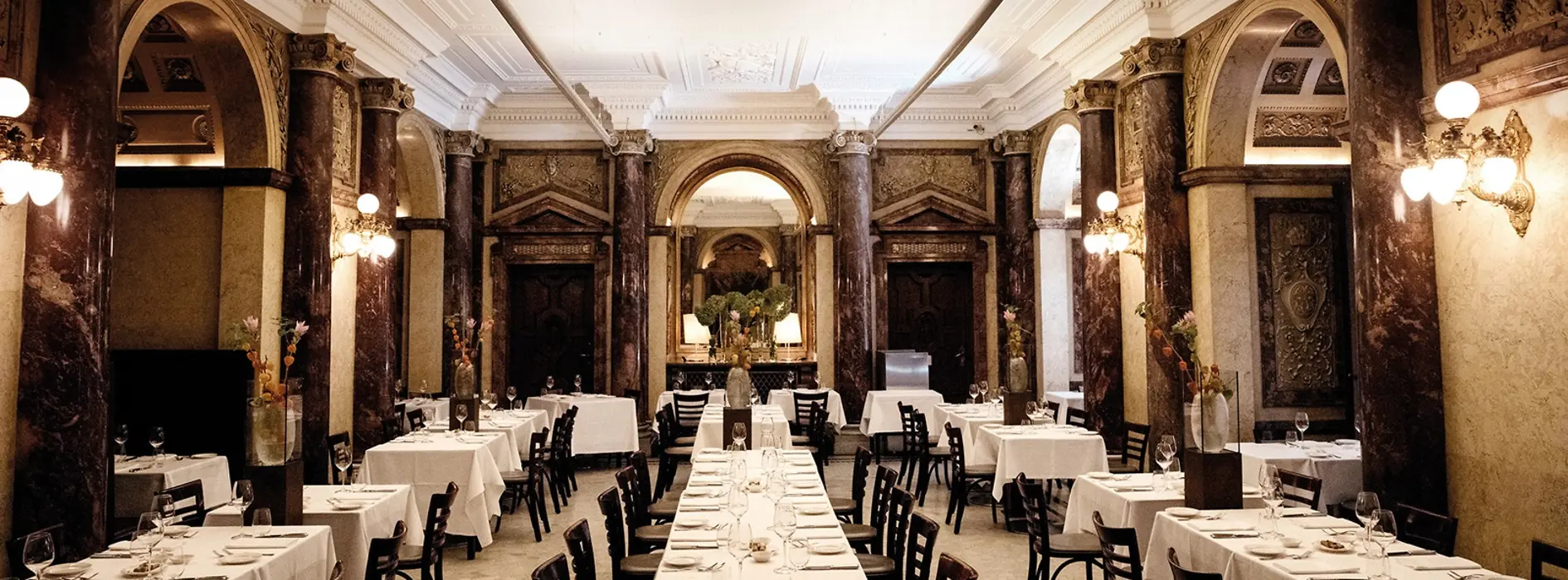 Vestibül, interior shot