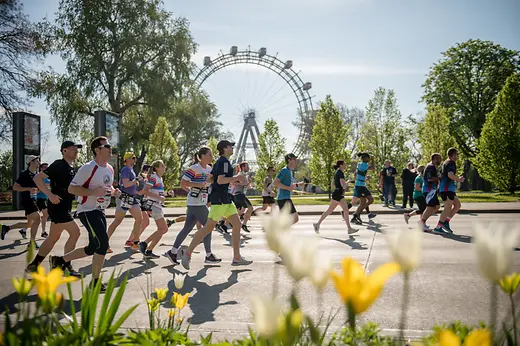 Coureurs du Vienna City Marathon devant la Grande Roue