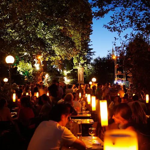 Volksgarten Pavilion at night