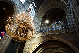 Luster und Orgel in der Votivkirche