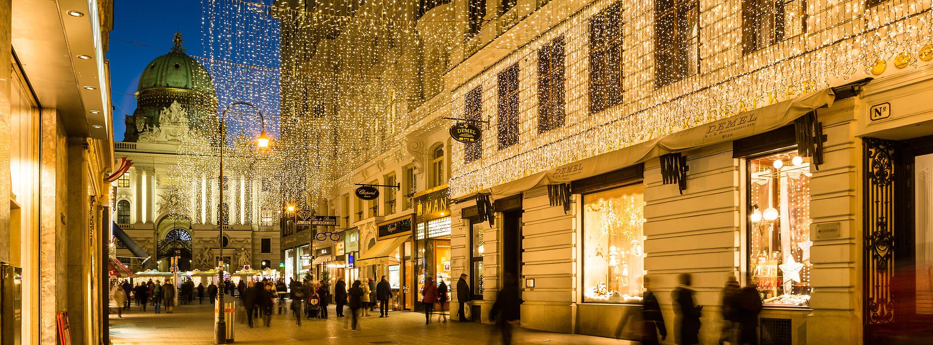 Natale a Vienna: illuminazione natalizia al Kohlmarkt