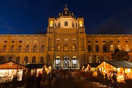 Paesaggio natalizio davanti al Kunsthistorisches Museum