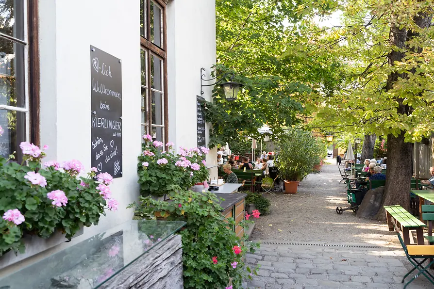Kierlinger Vineyards & Wine Tavern, entrance door