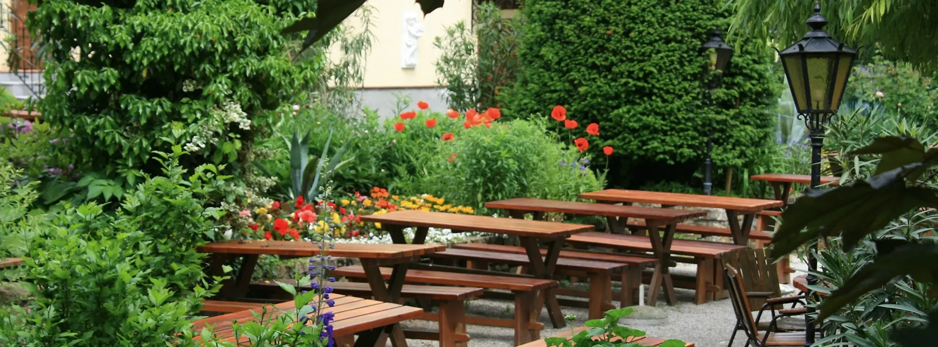 Steinklammer Winery & Wine Tavern, Outdoor Dining Area