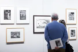 Foto in un'esposizione