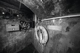 ウィーン下水道の救急箱と救命浮輪