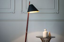 J. T. Kalmar Lampen, lampada da terra "Billy TL Table Lamp Ilse Crawford Edition"
