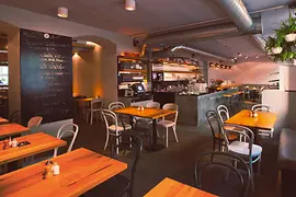 Chaises Thonet du restaurant branché Ulrich