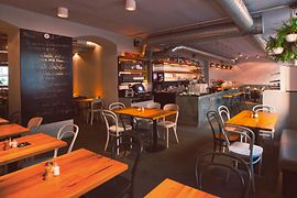 Thonet chairs in the trendy restaurant Ulrich