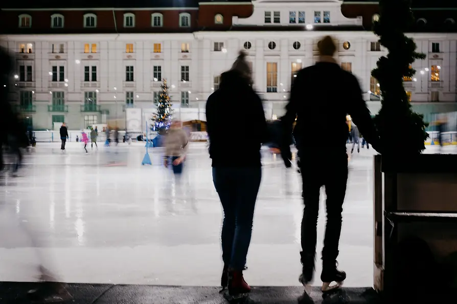 Ice skating in the sunshine 