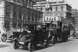 The Viennese cube clock in front of State Opera House, 1930