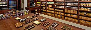 Ассортимент конфет в магазине Шоколадная фабрика «Xocolat» 