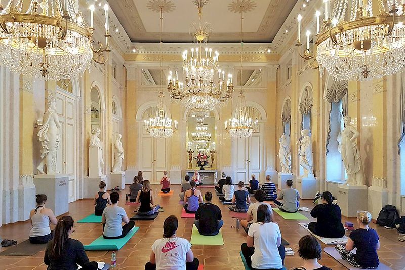 Yoga en el museo en Albertina