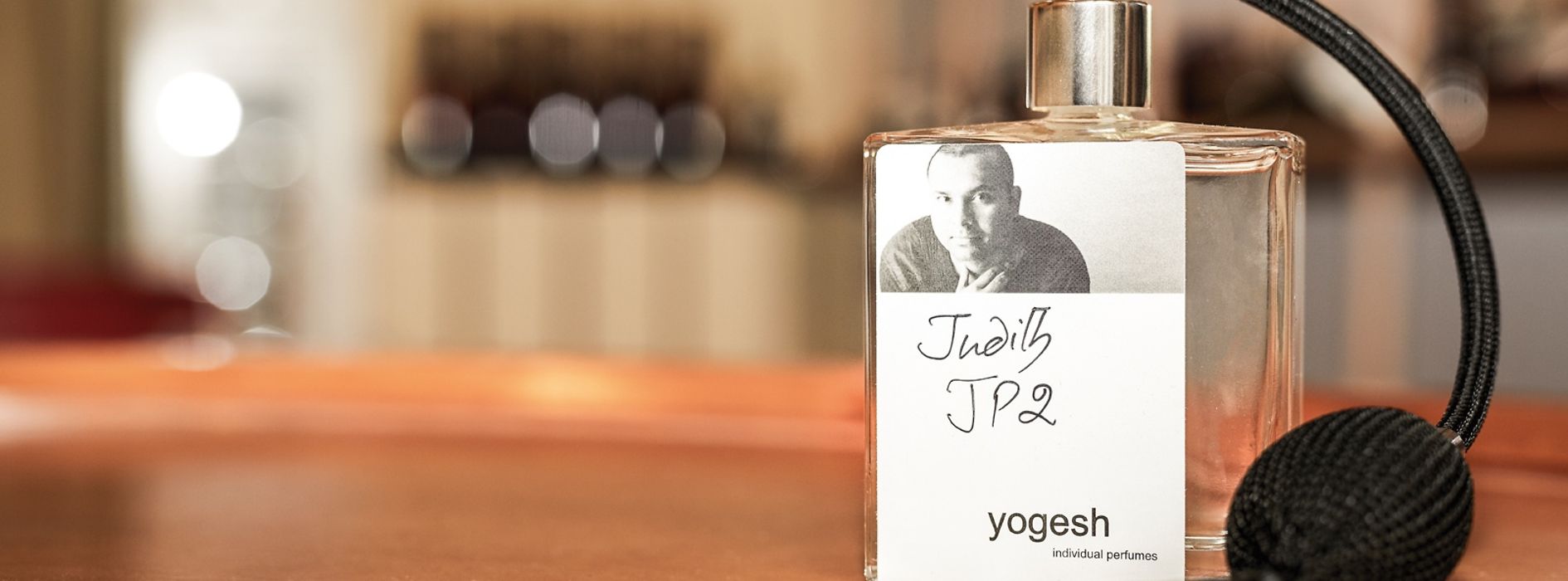 Parfums yogesh, flacon