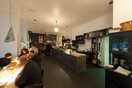 Yppenplatz, Restaurant Wetter