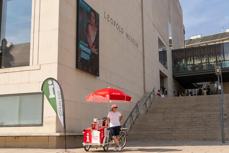 Información turística móvil con bicicleta de carga en el MuseumsQuartier