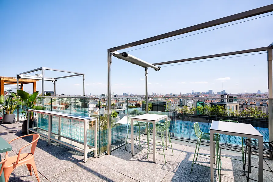 Jaz in the City Vienna: Rooftop Bar Mariatrink, Balkon