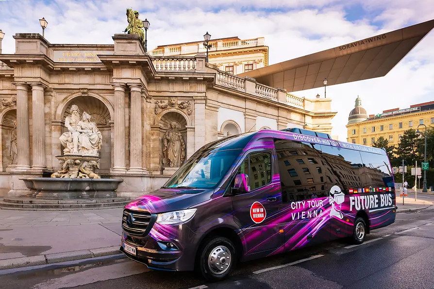 Immagine del Future Bus davanti all’Albertina - Virtual Reality Tour