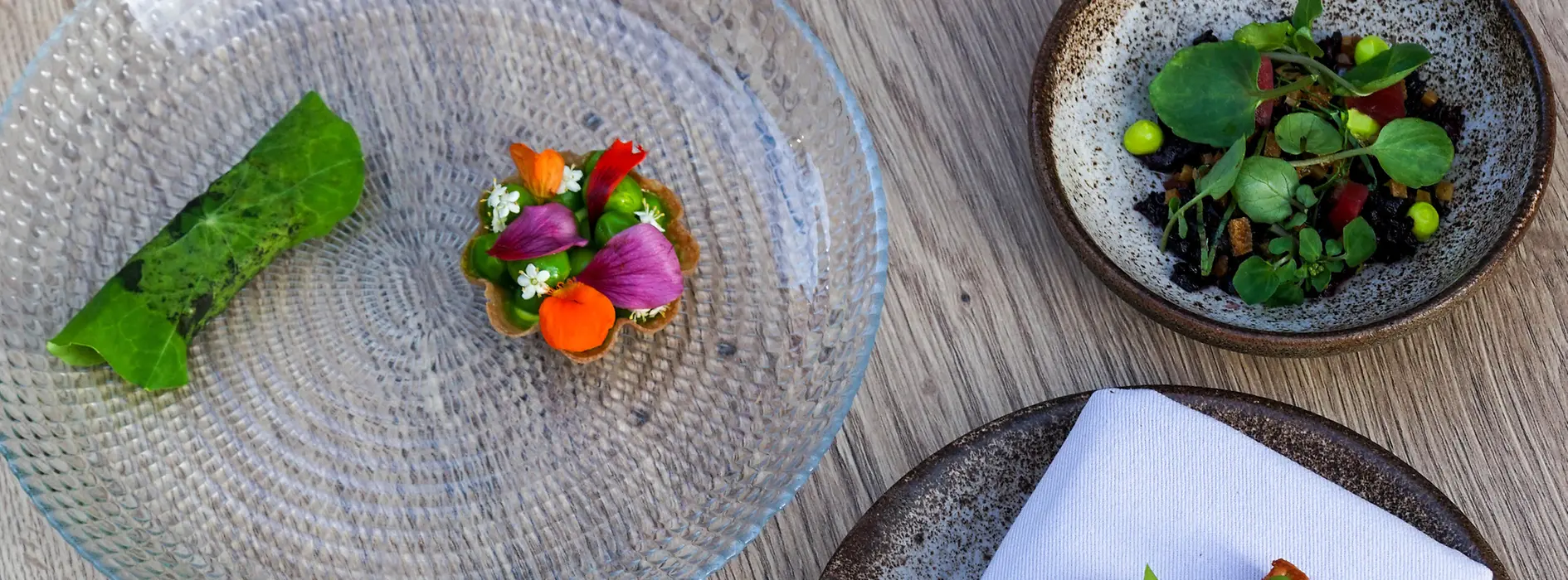 Assiette avec un plat végétarien
