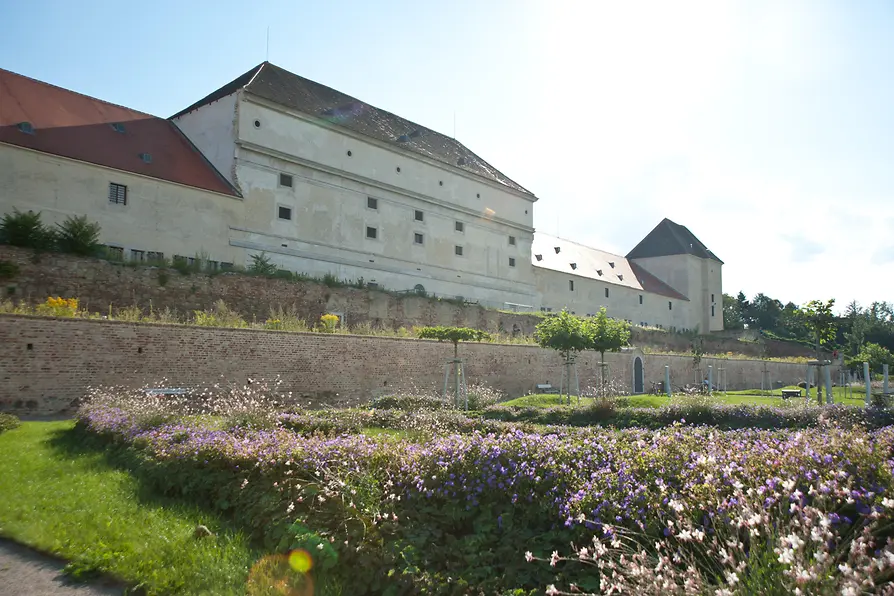 Neugebäude Palace, exterior shot