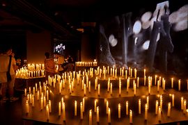 Mythos Mozart - Raum Requiem mit vielen Kerzen