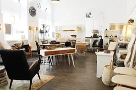 Boutique Kellerwerk avec meubles vintage