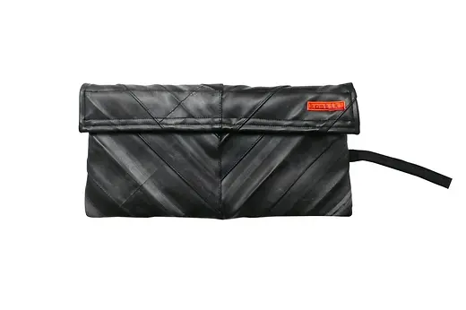 Upcycling de kontiki, pequeño bolso de mano negro «star»