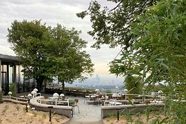 Outdoor dining area with a view of Vienna