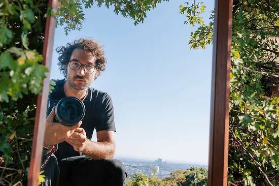 Foto: Selbstportrait von Paul Bauer in einem Spiegel