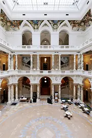 Weltmuseum, interior shot