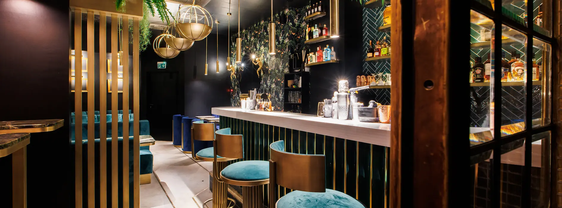 Fitzcarraldo Bar: interior view