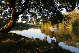 Bootfahren am Teich im Schlosspark Laxenburg