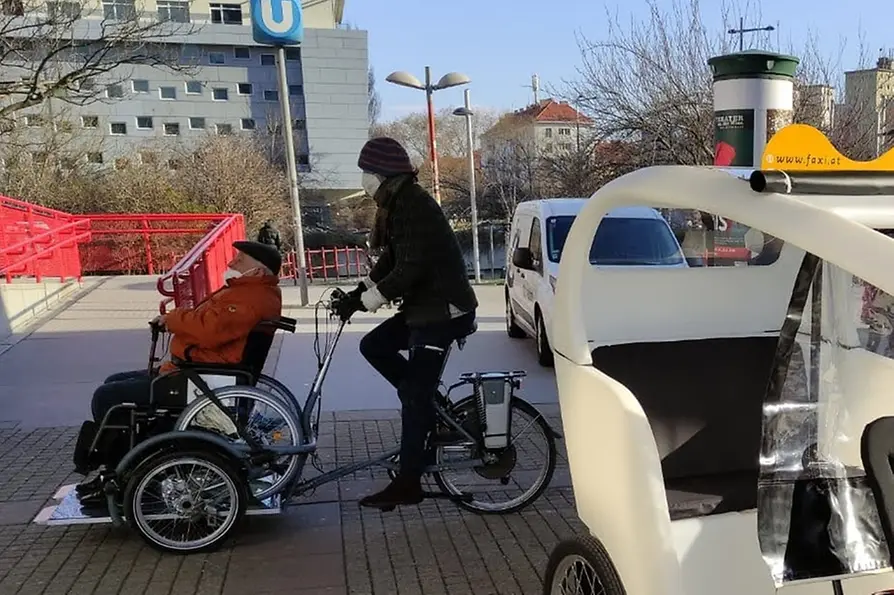 Bicycle cab for wheelchair users