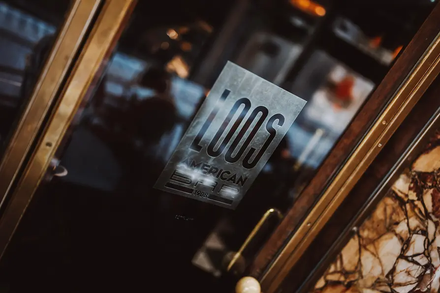 Bahö, Folge 2, Loos Bar