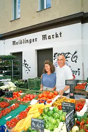 Étal de légumes du Meidlinger Markt et leurs vendeurs