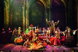 Scène de danse dans la salle de bal