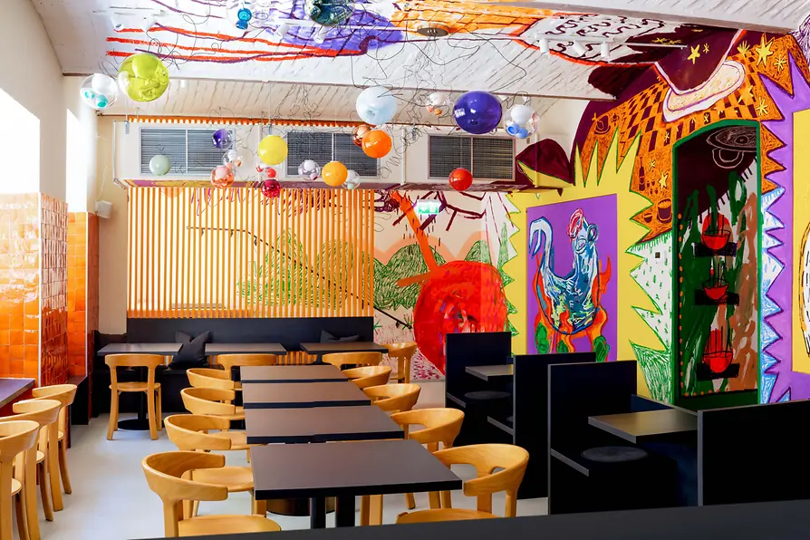 レストラン「Maka Ramen」、店内