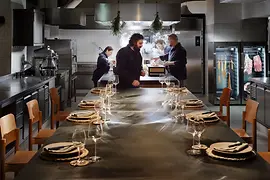 Koch Konstantin Filippou im Restaurant