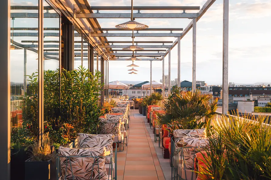 Rooftop-Bar am Dach des Hotel Hoxton, Vienna