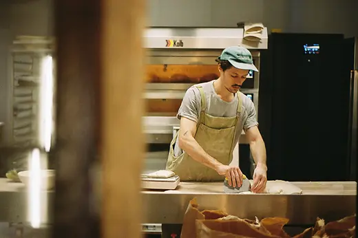 Paul Thomann, das Tho, in der Bäckerei