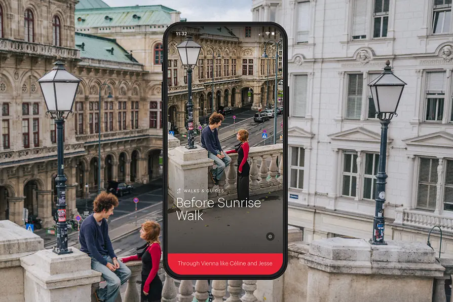 Sujet ivie with text: "Before Sunrise Walk"