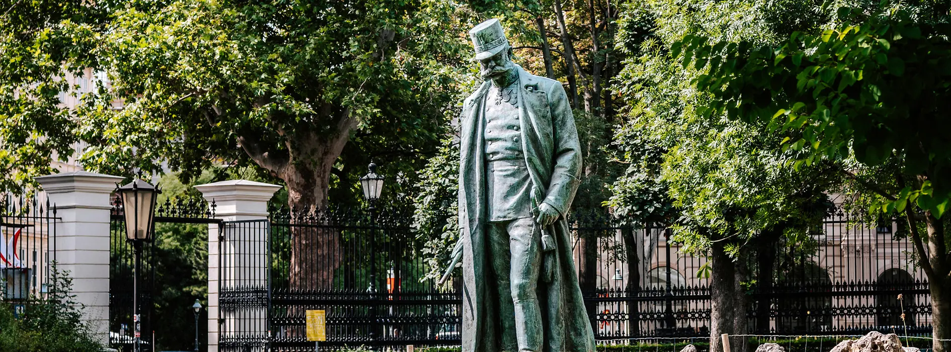 Statue von Kaiser Franz Joseph I. im Burggarten in Wien