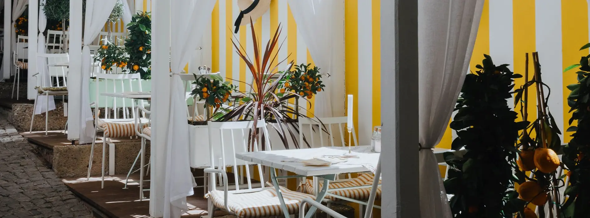 Gastgarten eines Restaurants