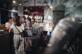 Galería WestLicht, recepción con visitantes