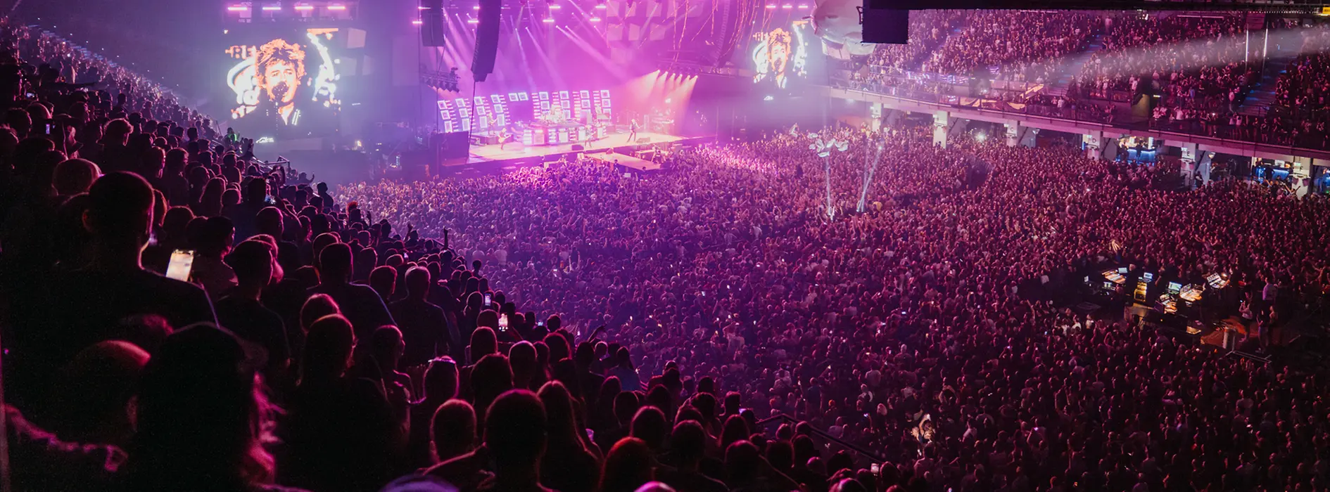 La Wiener Stadthalle llena durante un concierto de Green Day en 2025