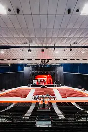 La Halle D de la Wiener Stadthalle, configuración de escenario a media sala