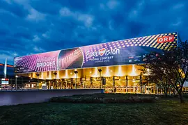 La Wiener Stadthalle durante el Festival de Eurovisión 2015, vista desde el exterior