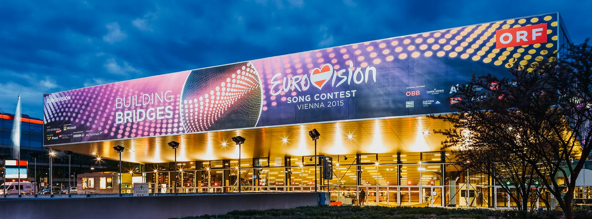 La Wiener Stadthalle durante el Festival de Eurovisión 2015, vista desde el exterior