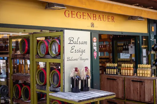 Gegenbauer на Нашмаркте вид снаружи
